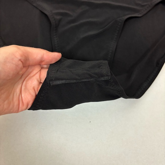 Norma Kamali Long Sleeve Deep U Neck Bodysuit in Black Size S - Picture 4 of 8